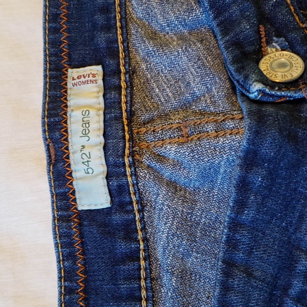 Levi’s 542 Low Rise Cuffed Long Jean Shorts Women’s Size 20w